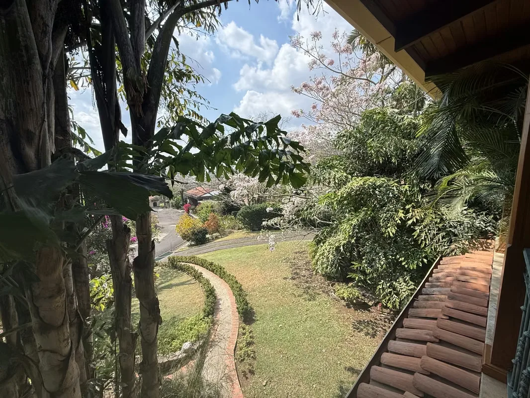 House with a nice garden for sale, photo 7