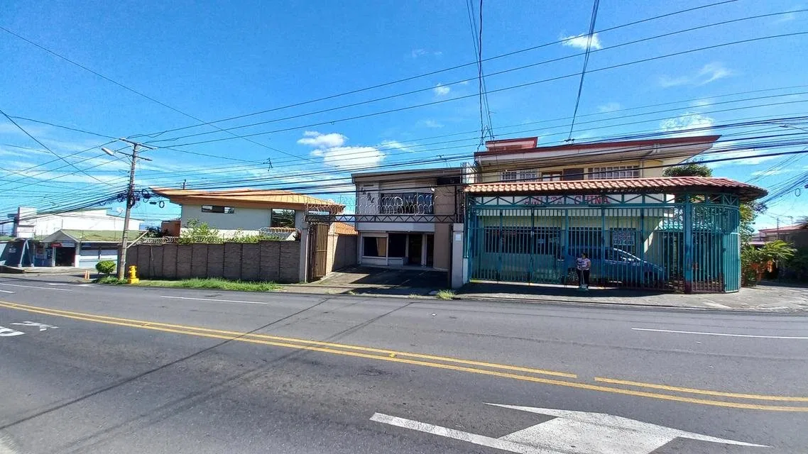 EDIFICIO COMERCIAL EN VENTA GOICOCHEA SAN JOSÉ - Venta en Goicoechea