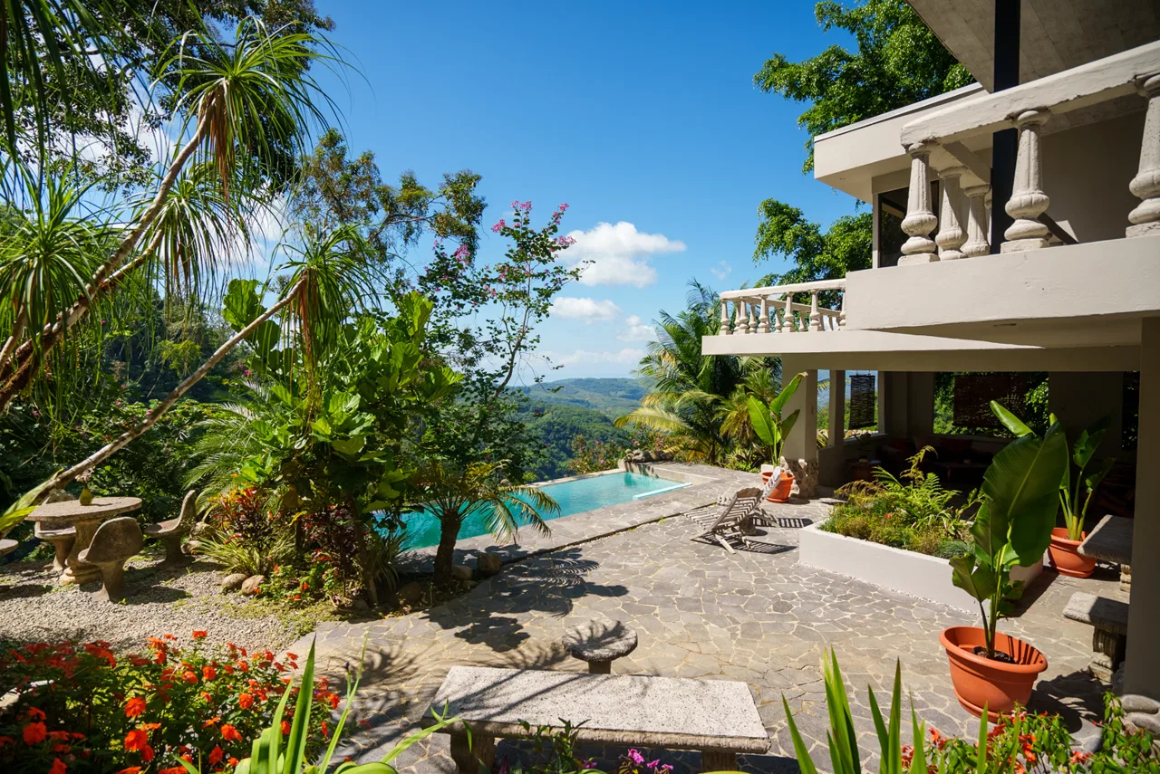 LUXURIOUS RETREAT WITH LARGE WATERFALL ON THE PROPERTY AND EXPANSIVE OCEAN VIEW – 12 ACRES, photo 6