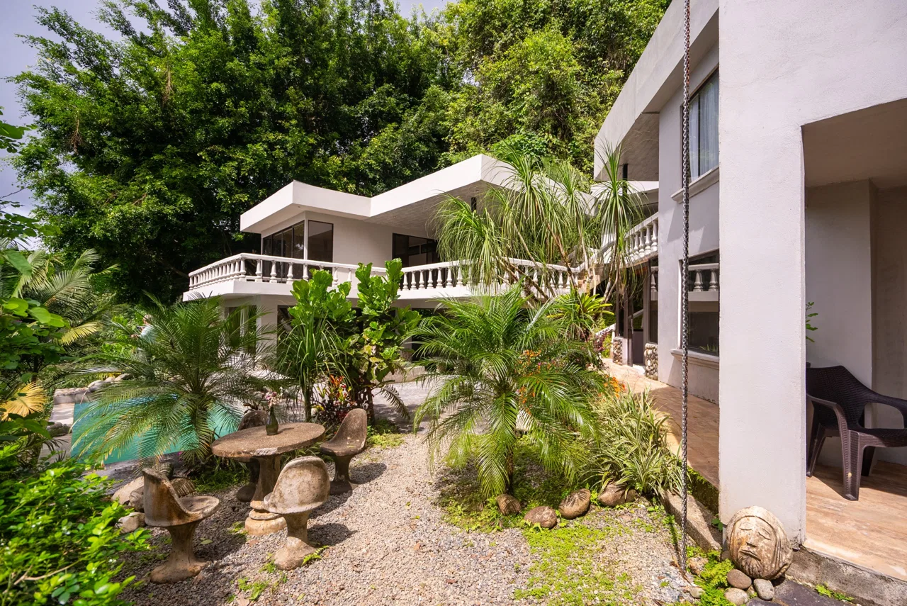 LUXURIOUS RETREAT WITH LARGE WATERFALL ON THE PROPERTY AND EXPANSIVE OCEAN VIEW – 12 ACRES, photo 8