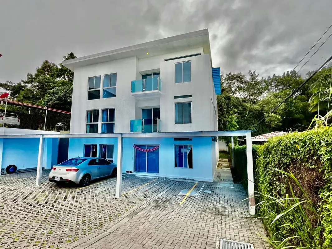 ESCAZU! LOVELY 3 LEVEL TOWHOUSE FOR RENT WITH KITCHEN APPLIANCES, photo 2