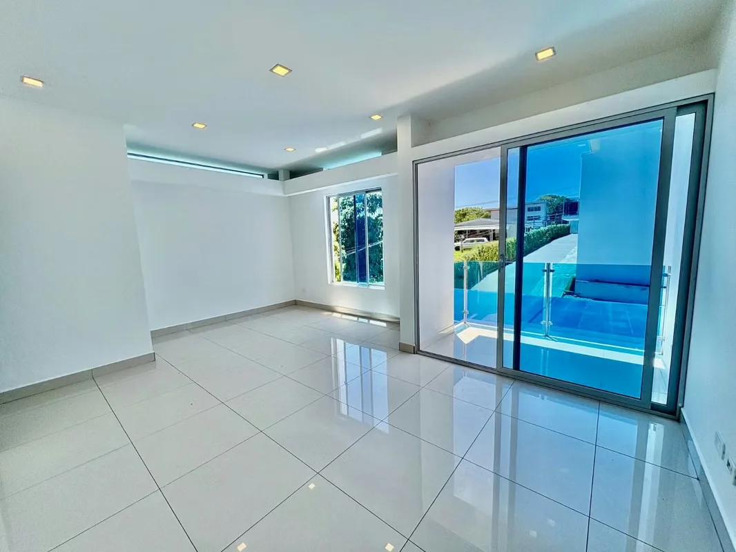 ESCAZU! LOVELY 3 LEVEL TOWHOUSE FOR RENT WITH KITCHEN APPLIANCES, photo 3