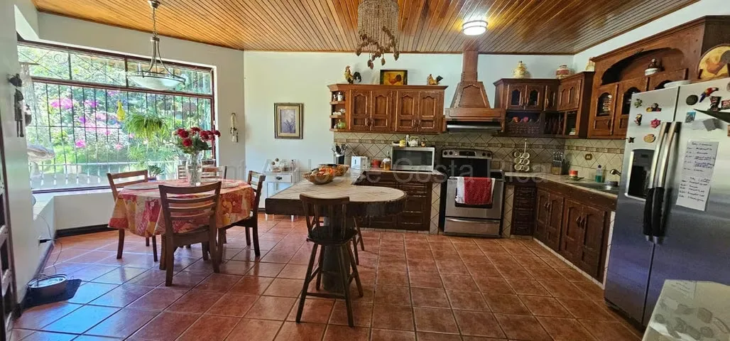 Hermosa finca con 1 casa en perfecto estado y 2 cabañas, vistas increíbles al Valle Central. a pocos minutos del centro de Higuito de Desamparados. Podrá conectarse con la ..., photo 10
