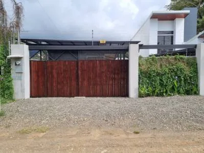 Casa de diseño moderno a poca distancia de la playa., photo 3