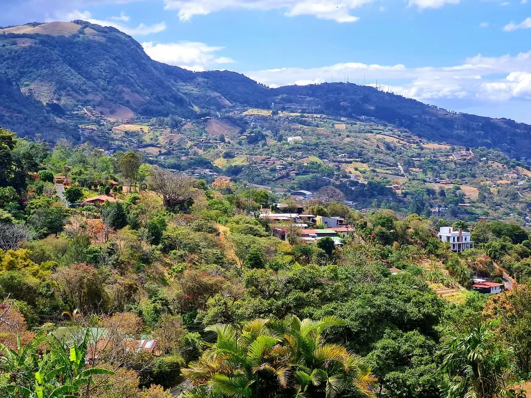 3 Lot’s available (2 for sale) – Location: San Antonio de Escazú – Many Million dollar villas close by – Exclusive and private – Safe gated community (3 parties) – Park ..., photo 6