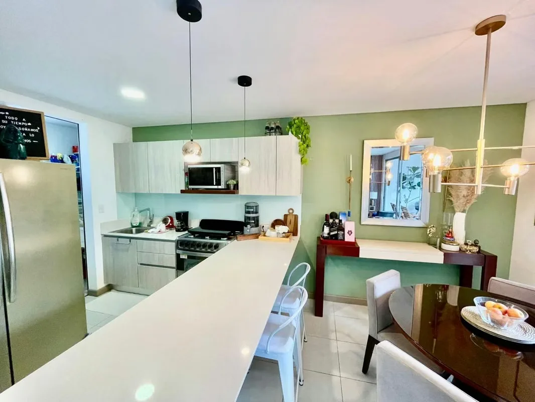 Comfortable two-bedroom house located in Condominio Los Arcos, in Bethlehem of Heredia. The property offers functional spaces and various details that provide daily ...