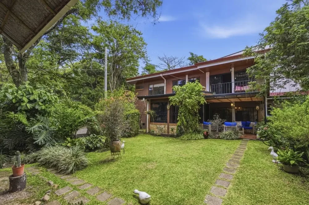 Descubra una propiedad difícil de encontrar en Escazú: una casa independiente rodeada de vegetación, con ..., photo 16
