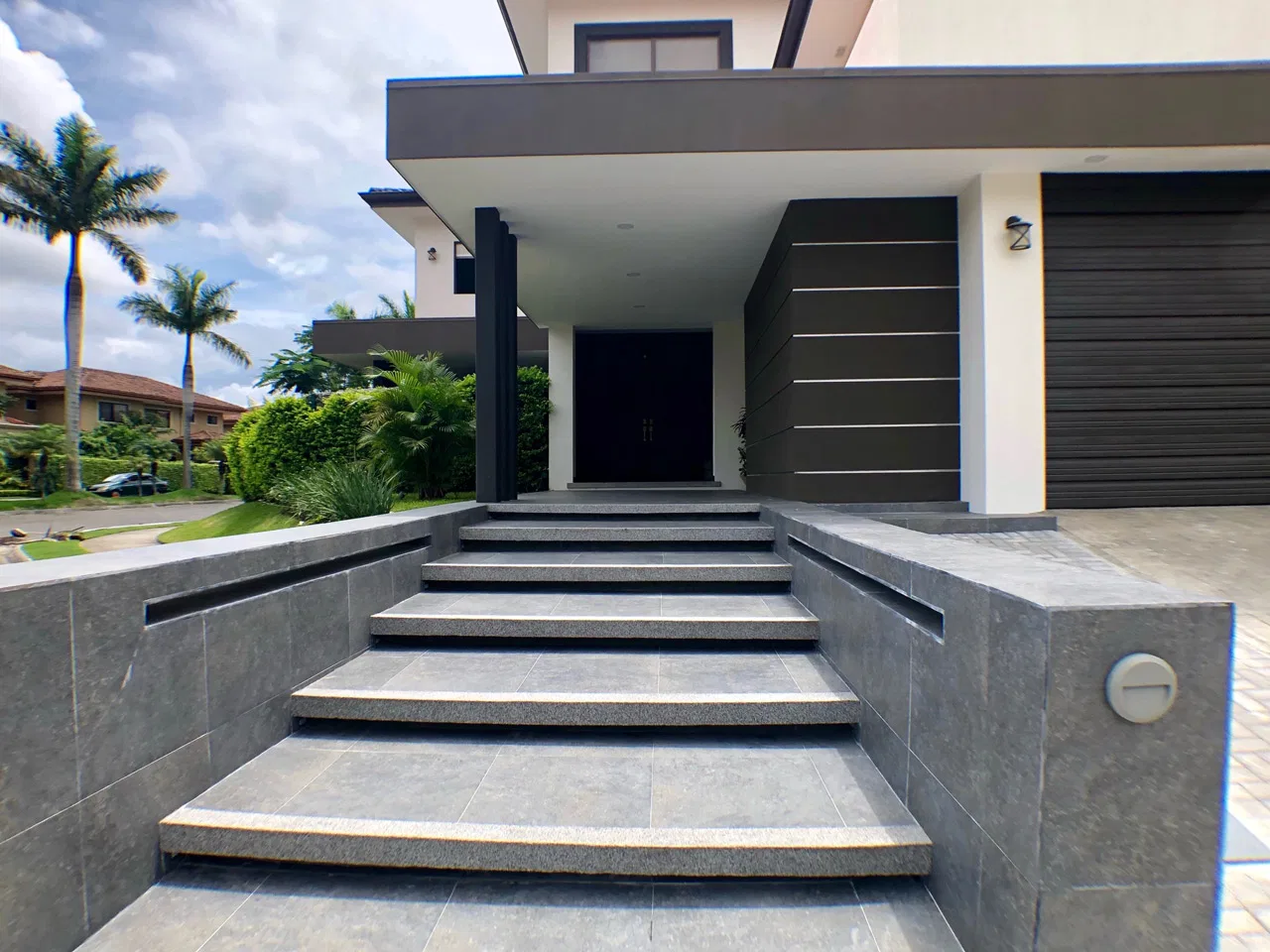 VENTA DE CASA EN HACIENDA DEL SOL P/INVERSION
