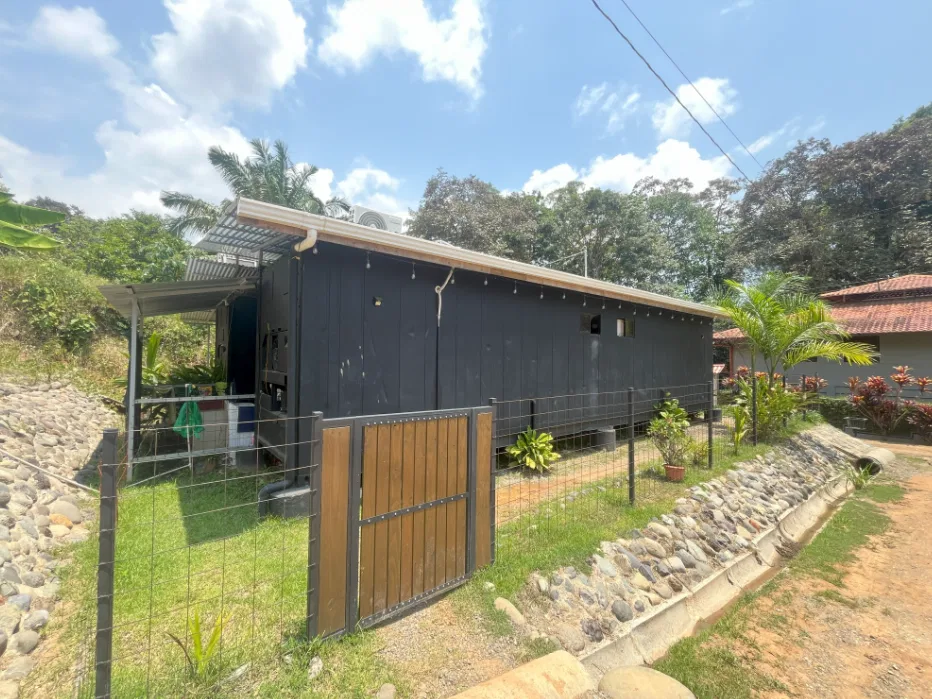 UVITA PRIME LOCATION AIRBNB – 0.06 ACRES