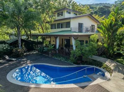 Casa moderna de 5 dormitorios frente al río, a poca distancia de Dominical., photo 2