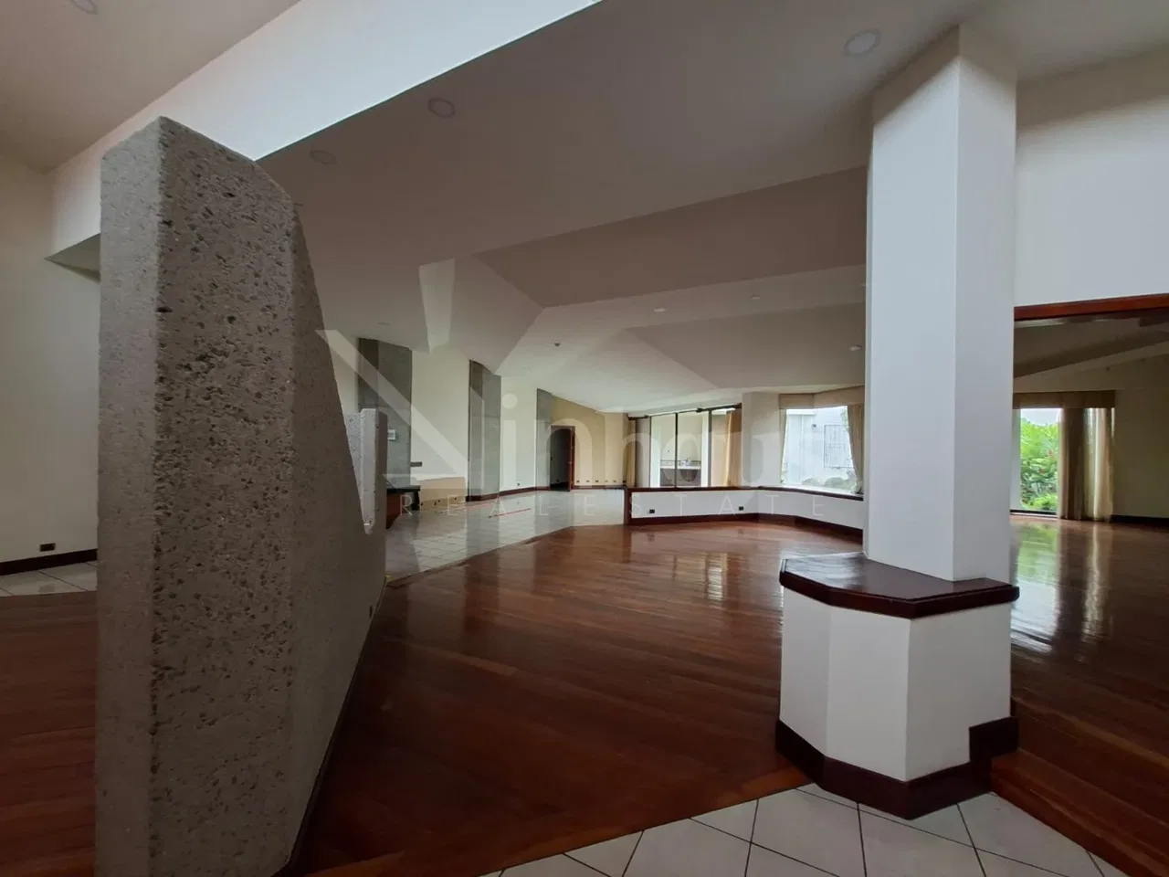 Venta de Casa Independiente en Trejos Montealegre Escazú