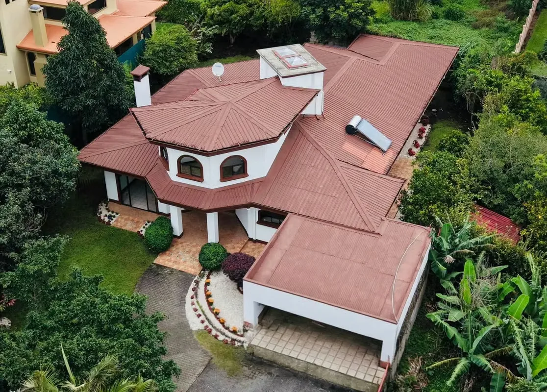 Se Vende Hermosa Casa en Los Ángeles de San Rafael de Heredia !!!!