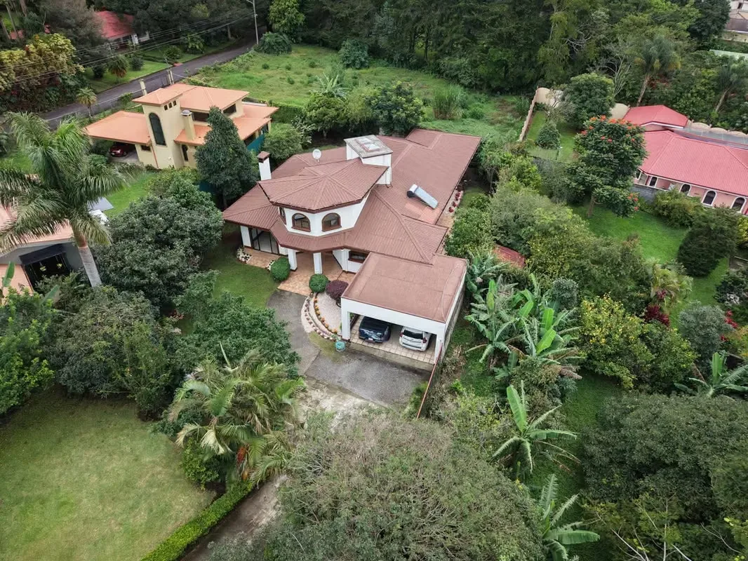 Se Vende Hermosa Casa en Los Ángeles de San Rafael de Heredia !!!!, photo 2