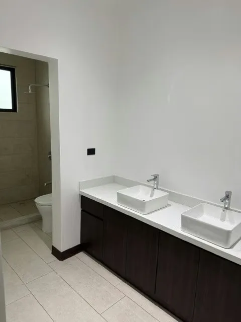 ESTA PRECIOSA CASA DE UN SOLO NIVEL, LISTA PARA ESTRENAR, LE OFRECE UN CLIMA IDEAL, UN ENTORNO SEGURO, TRANQUILO, LLENO DE NATURALEZA Y CON UN EXCLUSIVA CERCANIA AL COYOL DE ..., photo 9