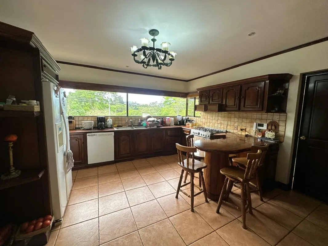 Home 5BR in Curridabat Altamonte - Green Garden - Near Schools, photo 9