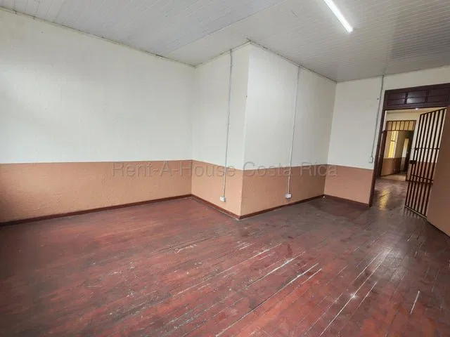 Alquiler de Oficina en El Centro de San José. RAH 27-160 - Alquiler / Renta en San José