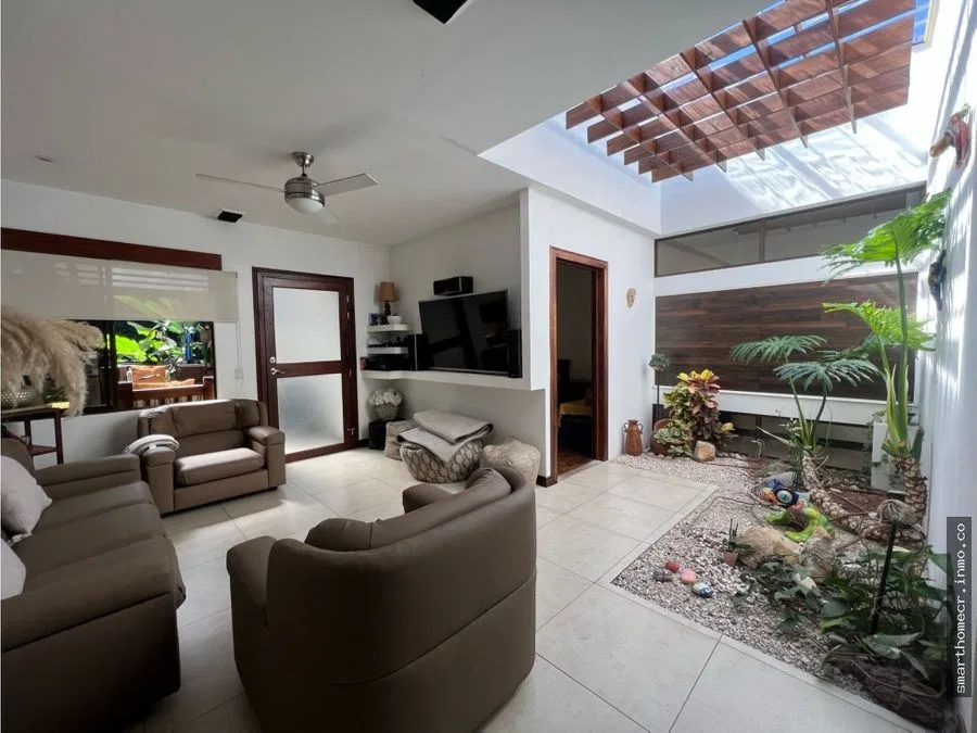 SE ALQUILA / SE VENDE CASA EN TREJOS MONTEALEGRE