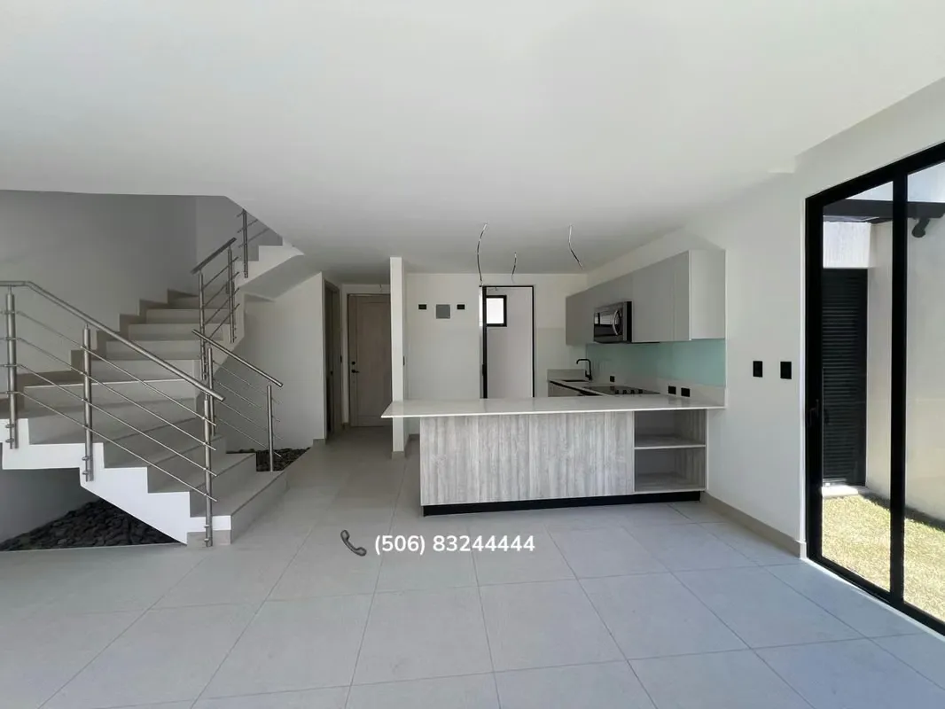 HOUSE FOR SALE IN CONDOMINIUM IN LINDORA, SANTA ANA