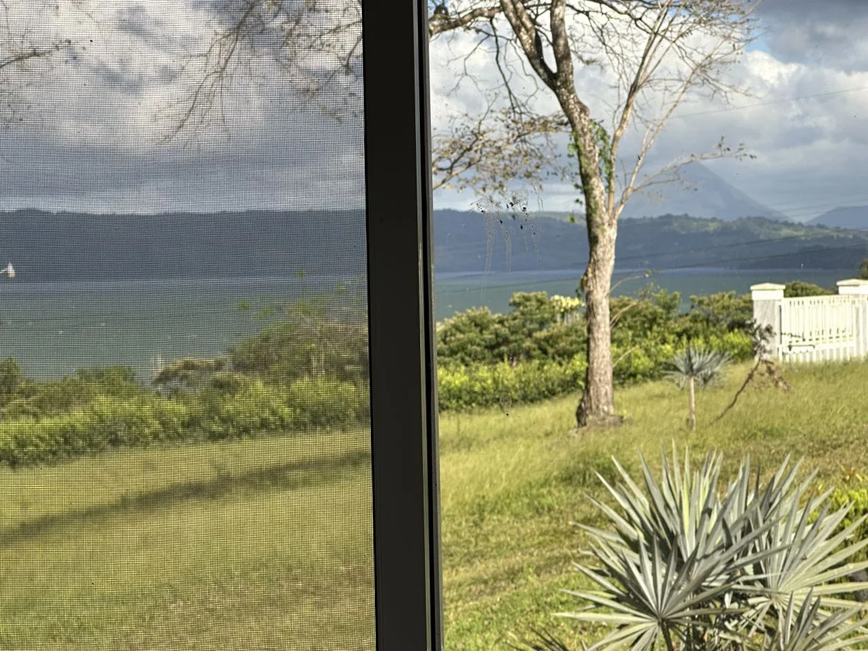 Luxury lakefront home, photo 14