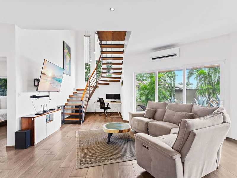 9 Bed Single Family Homes For Sale in Tamarindo, photo 2