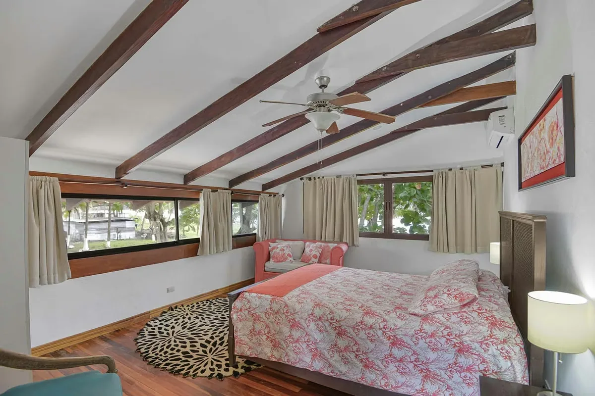 Casa Frente al Mar con Piscina Privada en Playa Tivives | Vista Espectacular + Airbnb Ready, photo 5