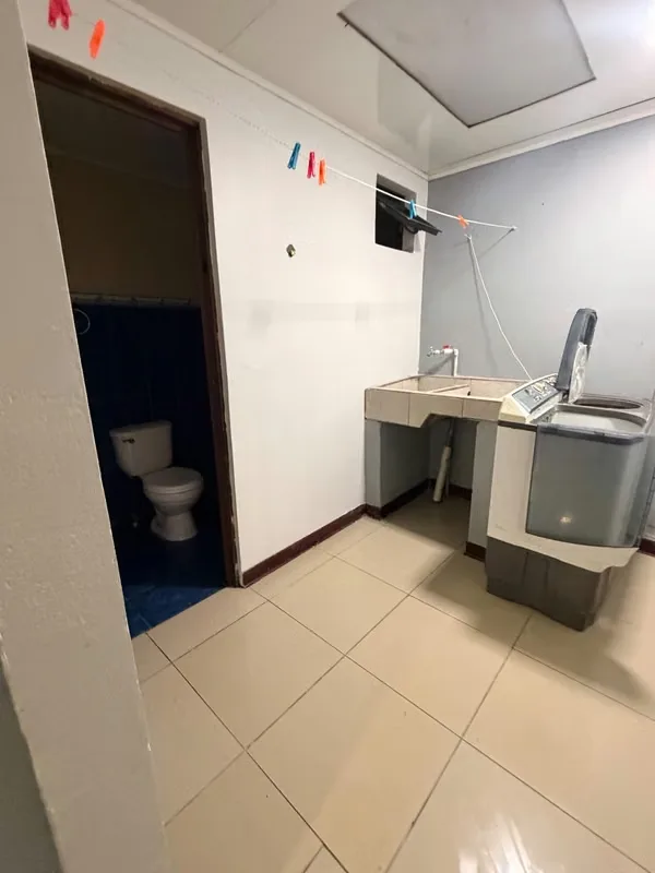 2 bedroom apartment and 1 bathroom with garage 250000 with water