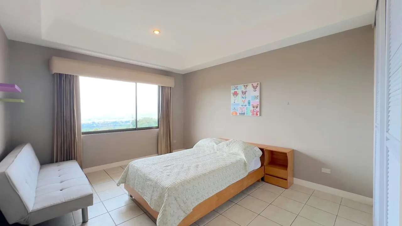 Descubra un hogar donde la naturaleza, la privacidad y el confort se unen para brindarle una experiencia de vida excepcional. Ubicada en un exclusivo condominio privado de pocas ..., photo 12
