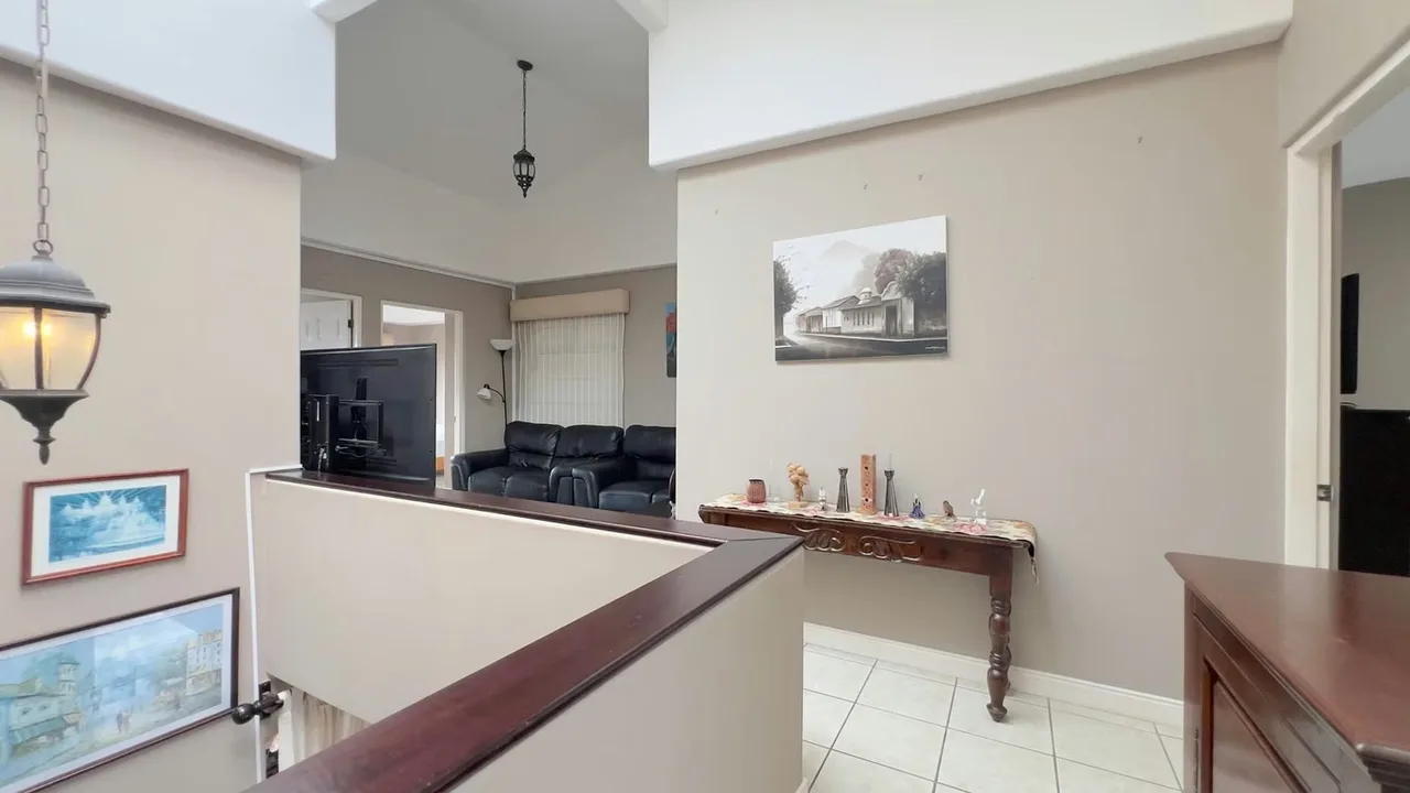 Descubra un hogar donde la naturaleza, la privacidad y el confort se unen para brindarle una experiencia de vida excepcional. Ubicada en un exclusivo condominio privado de pocas ..., photo 8