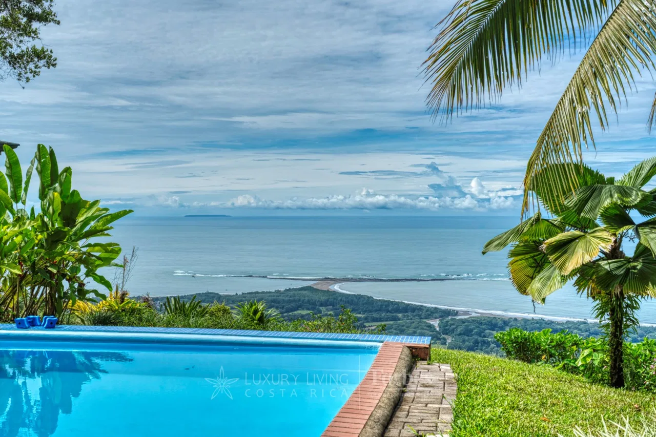 21038N - Espectacular casa con vista al mar en Bejuco