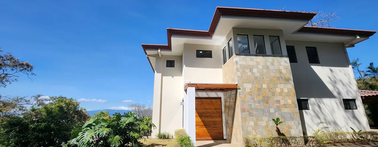 Espectacular Casa Independiente en Venta – Brasil de Mora: Vistas Panorámicas, Privacidad y Diseño Contemporáneo