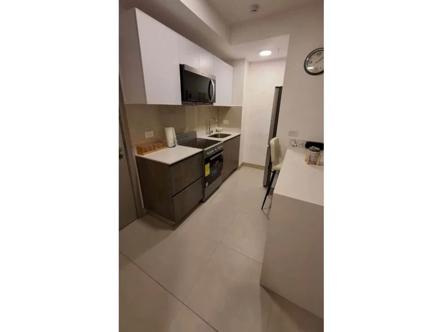 Alquiler de Apartamento / Condominio Sky House / Paso Ancho
