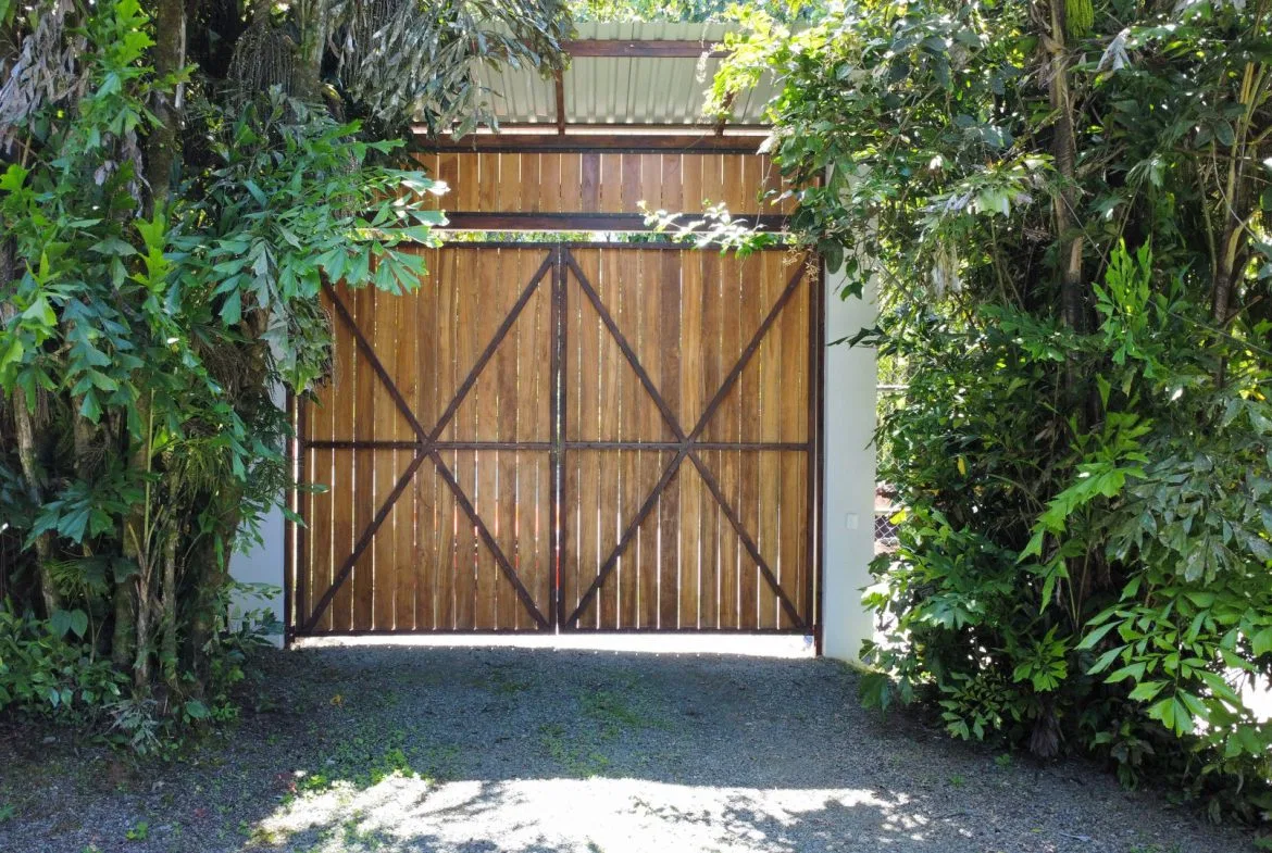 Teak Luxury 5-beds Home in the Mountains of Las Tumbas – 0.45 ACRES, photo 18