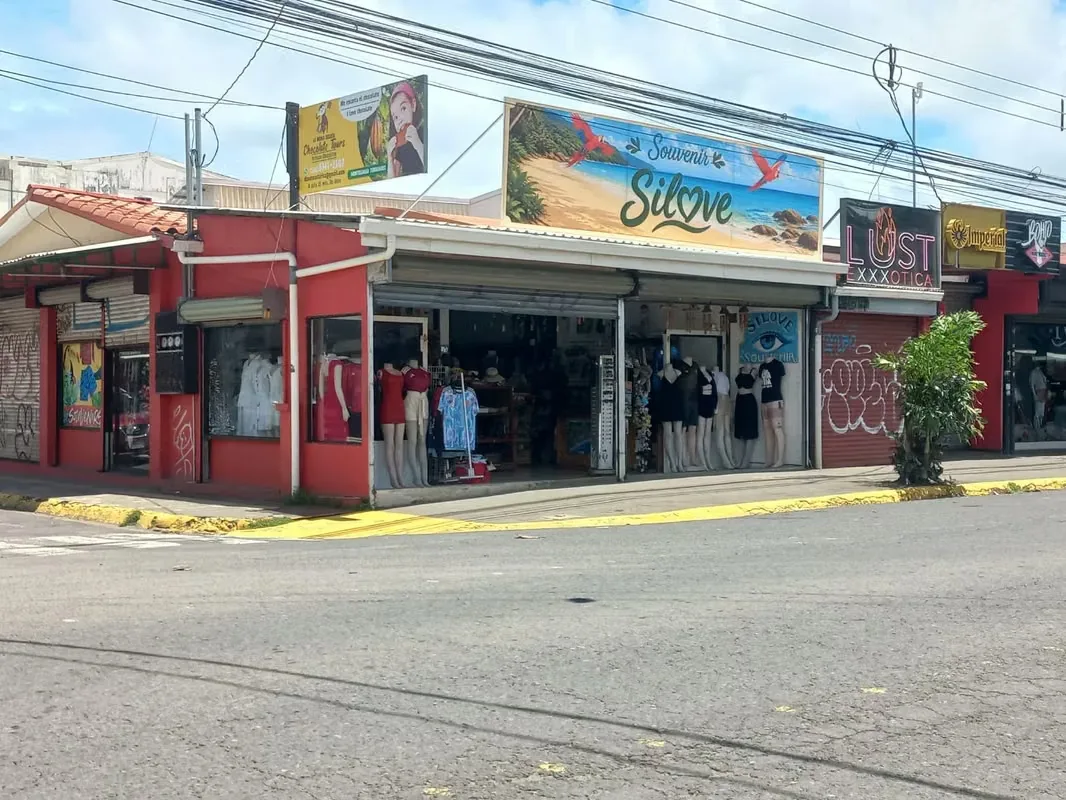 We present an exceptional investment opportunity in a high-visibility commercial space strategically located in the heart of Jacó, ..., photo 13