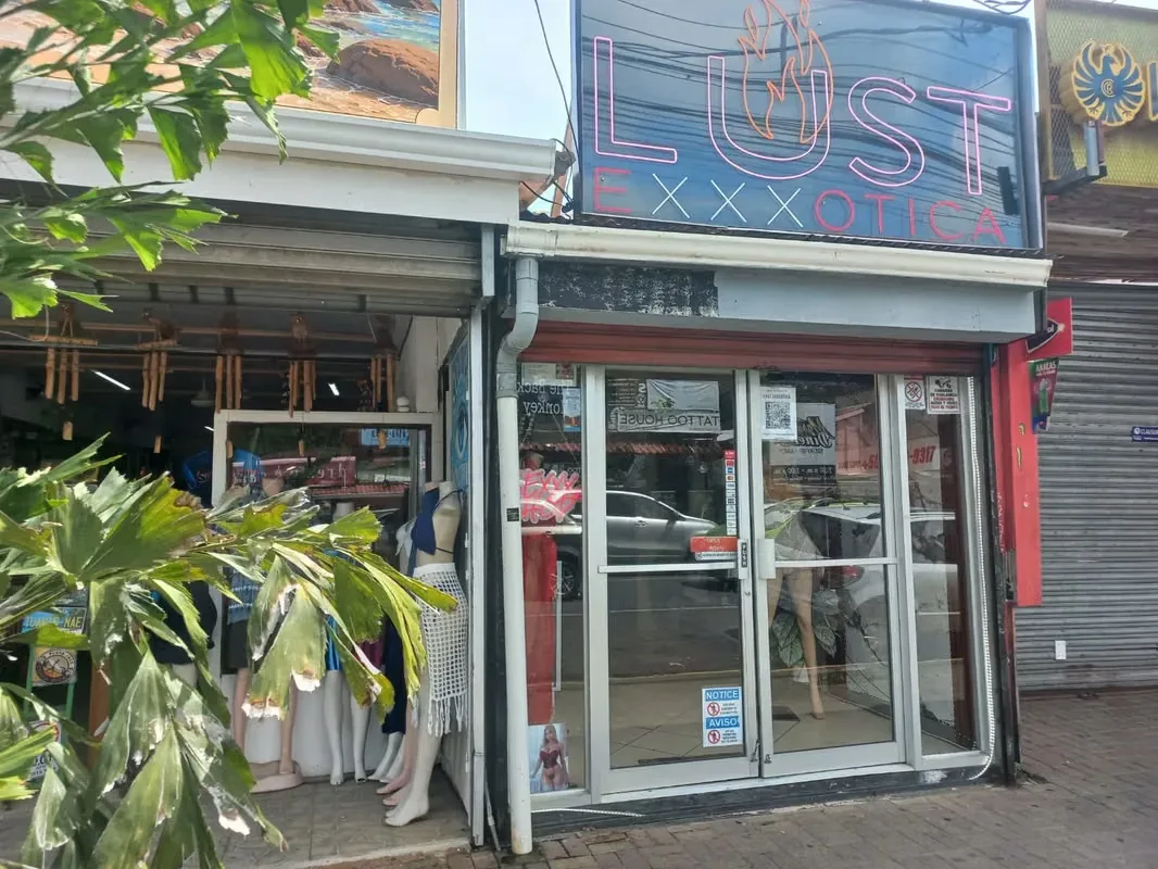 We present an exceptional investment opportunity in a high-visibility commercial space strategically located in the heart of Jacó, ..., photo 14