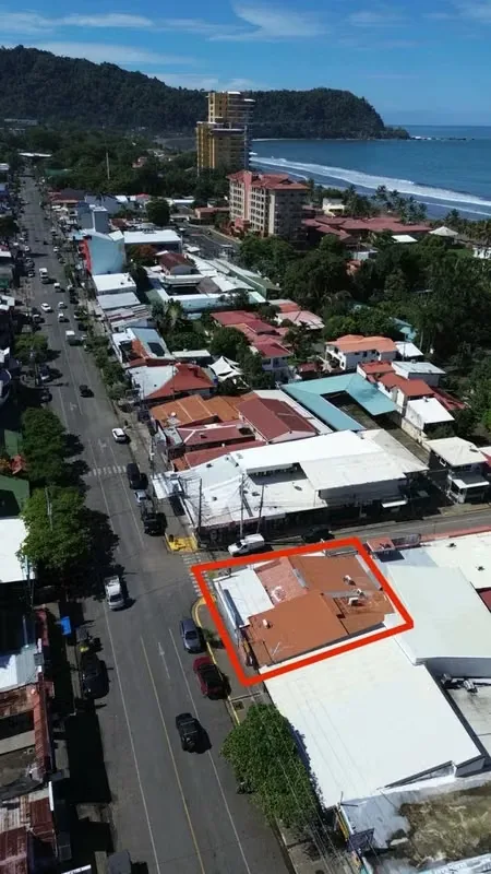 We present an exceptional investment opportunity in a high-visibility commercial space strategically located in the heart of Jacó, ..., photo 6