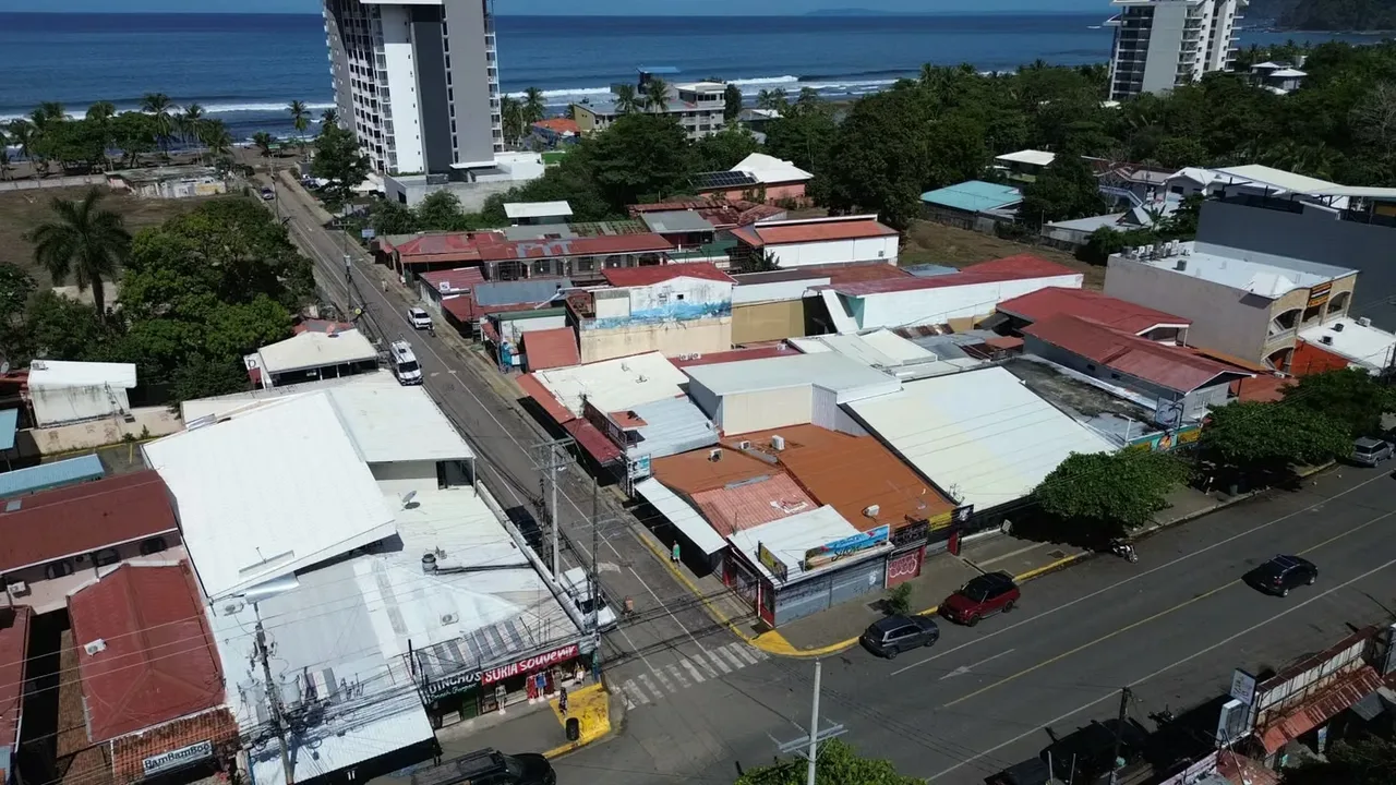 We present an exceptional investment opportunity in a high-visibility commercial space strategically located in the heart of Jacó, ..., photo 7