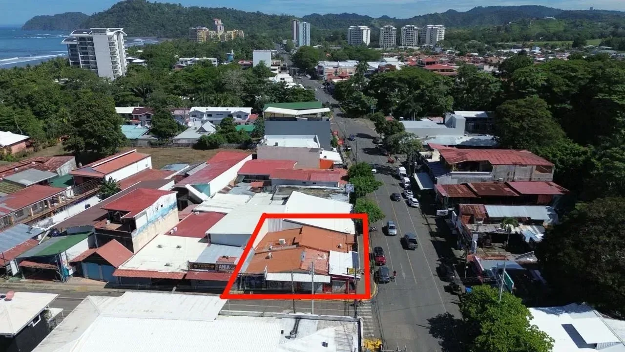 We present an exceptional investment opportunity in a high-visibility commercial space strategically located in the heart of Jacó, ..., photo 9
