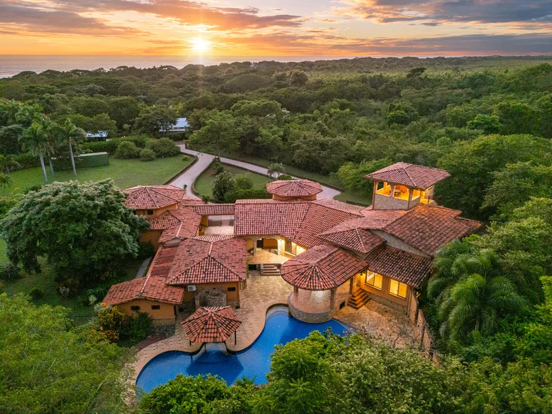 4 Bed Single Family Homes For Sale in Junquillal