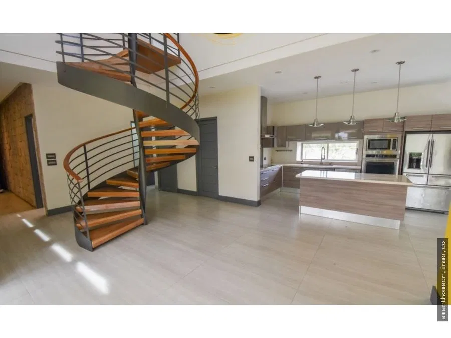 VENTA O ALQUILER DE CASA ESQUINERA EN ZONA EXCLUSIVA*