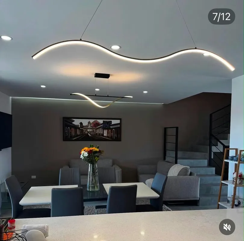 Esta hermosa propiedad se encuentra dentro de un condominio de desarrollo reciente, caracterizado por sus viviendas prácticamente nuevas, arquitectura contemporánea y un entorno ..., photo 4