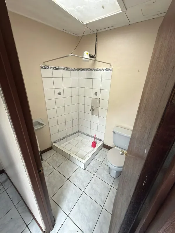 Alquilo pequeño apartamento en Tibas centro para una persona o pareja, photo 4
