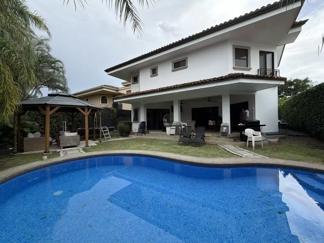 CASA EN ALQUILER | VALLE DEL SOL, LINDORA