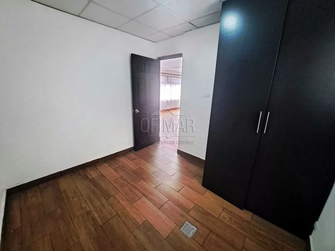 Ubicado en una propiedad de únicamente 3 apartamentos, dentro de un residencial muy seguro, tranquilo y de excelente ..., photo 9
