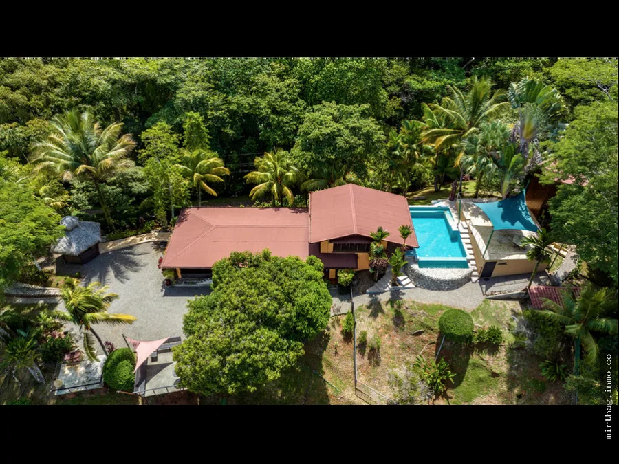 Home with White Water Views and Easy Access in Ojochal