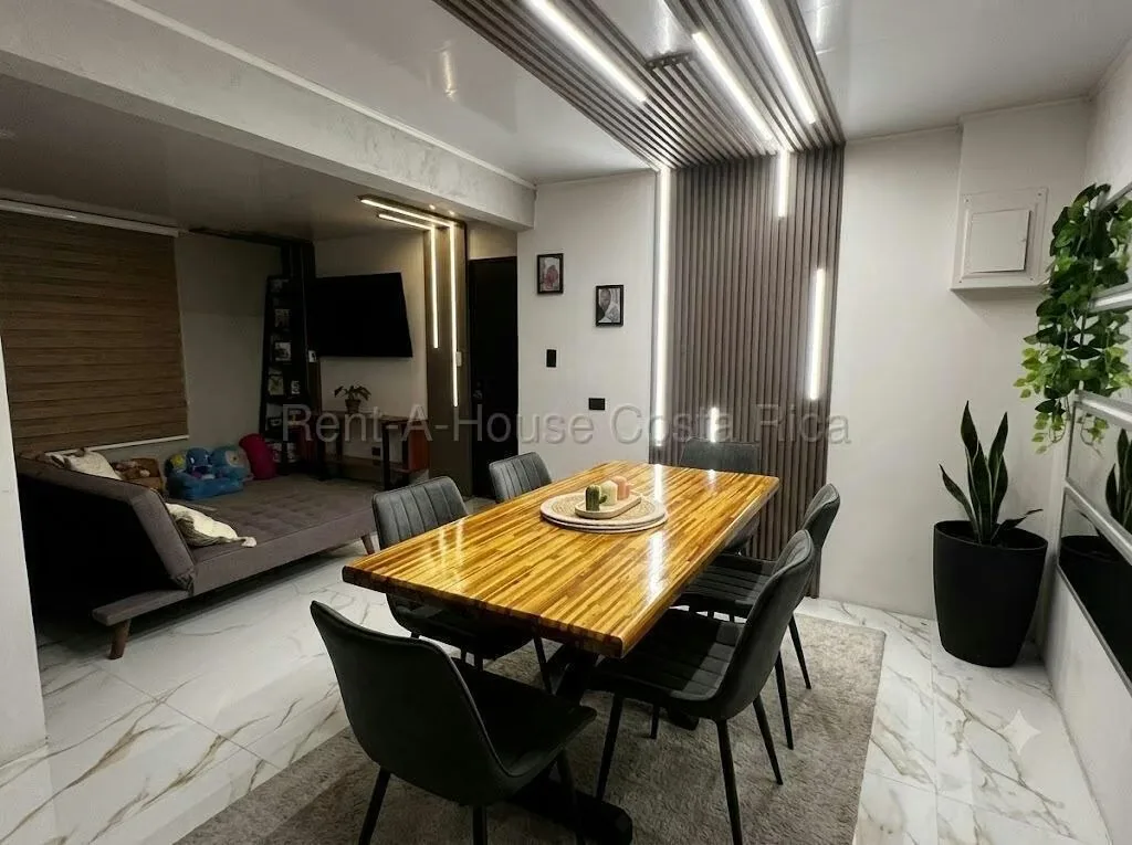 HOUSE for sale, furnished, in Santa Ana