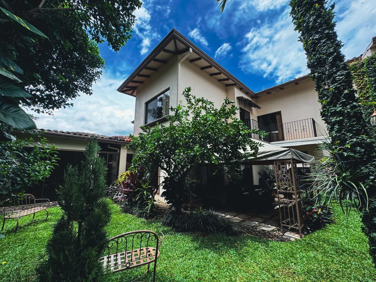 House for Rent in Loma Real Condominium, Escazú