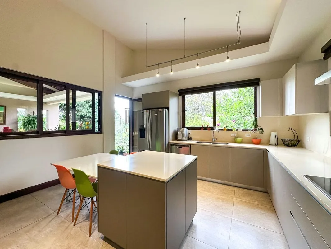 Single-Story Home for Sale | Bosque Dorado, Santa Ana, photo 8