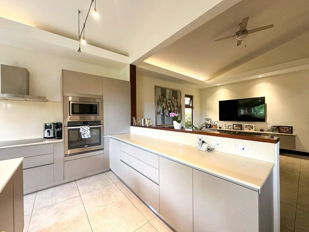 Single-Story Home for Sale | Bosque Dorado, Santa Ana, photo 9