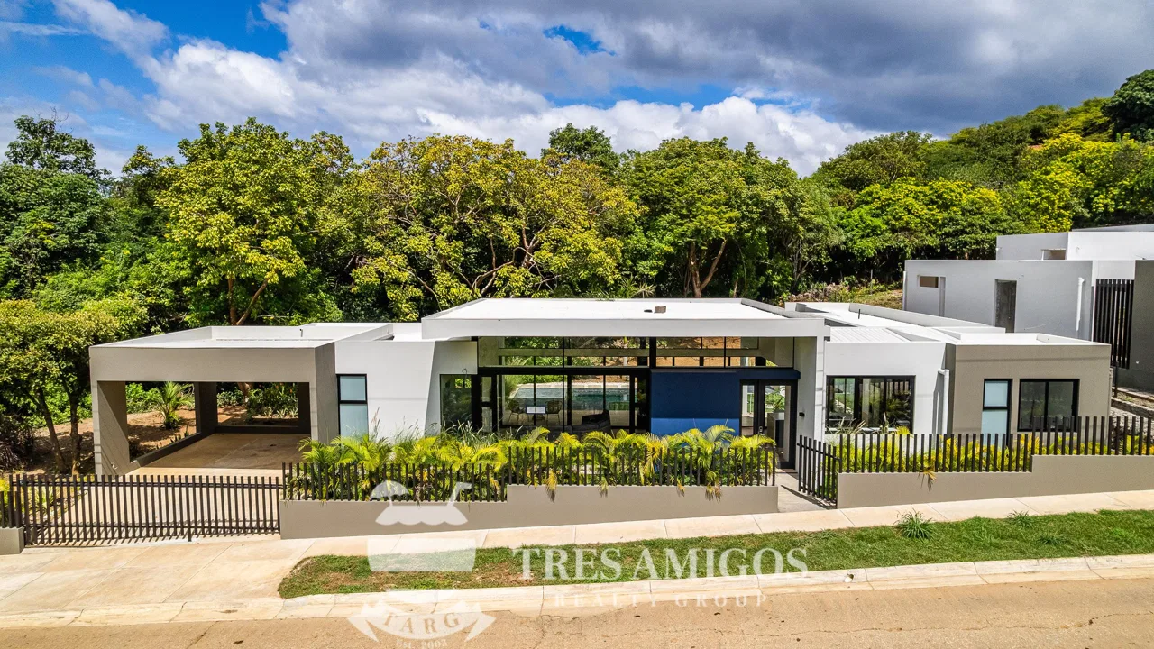 Jacaranda Beach House