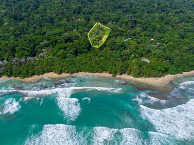 Playa Chiquita, joya caribeña